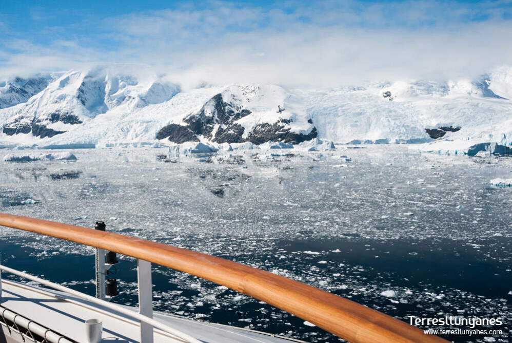 Crucero - Expedición Península Antártida e Islas Shetland del Sur