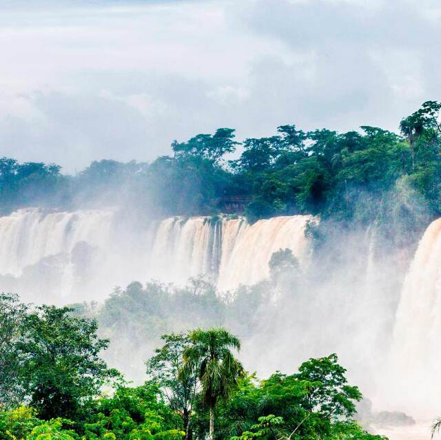 La inmensidad de la naturaleza en las Cataratas de Iguazú.