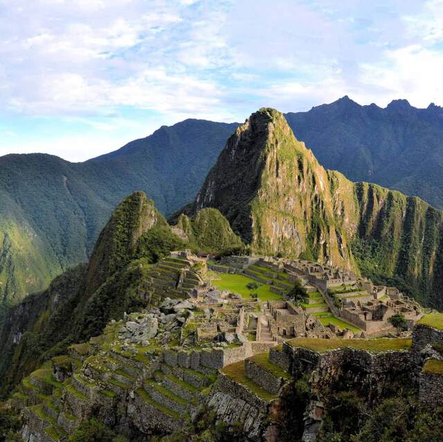 Con un guía local, podrás visitar una de las 7 maravillas del mundo, el Macchu Picchu.