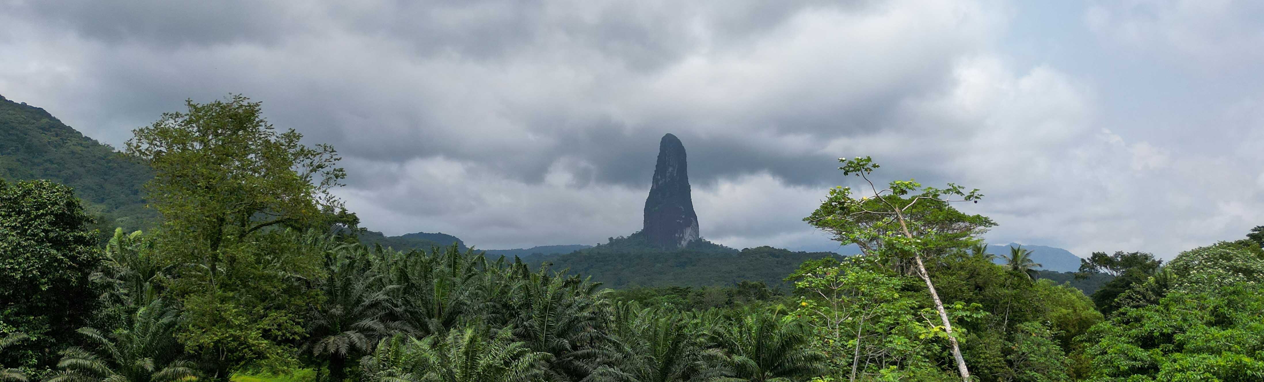 Pico Cão Grande: Símbolo de identidad de la Isla de Sao Tomé.