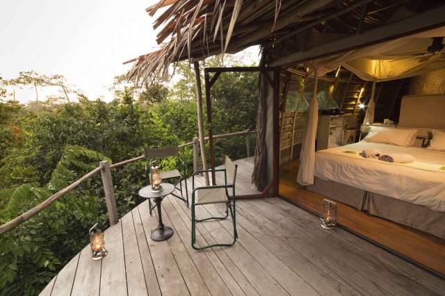 Terraza privada con vistas a la selva tropical en Odzala-Kokoua (República del Congo)
