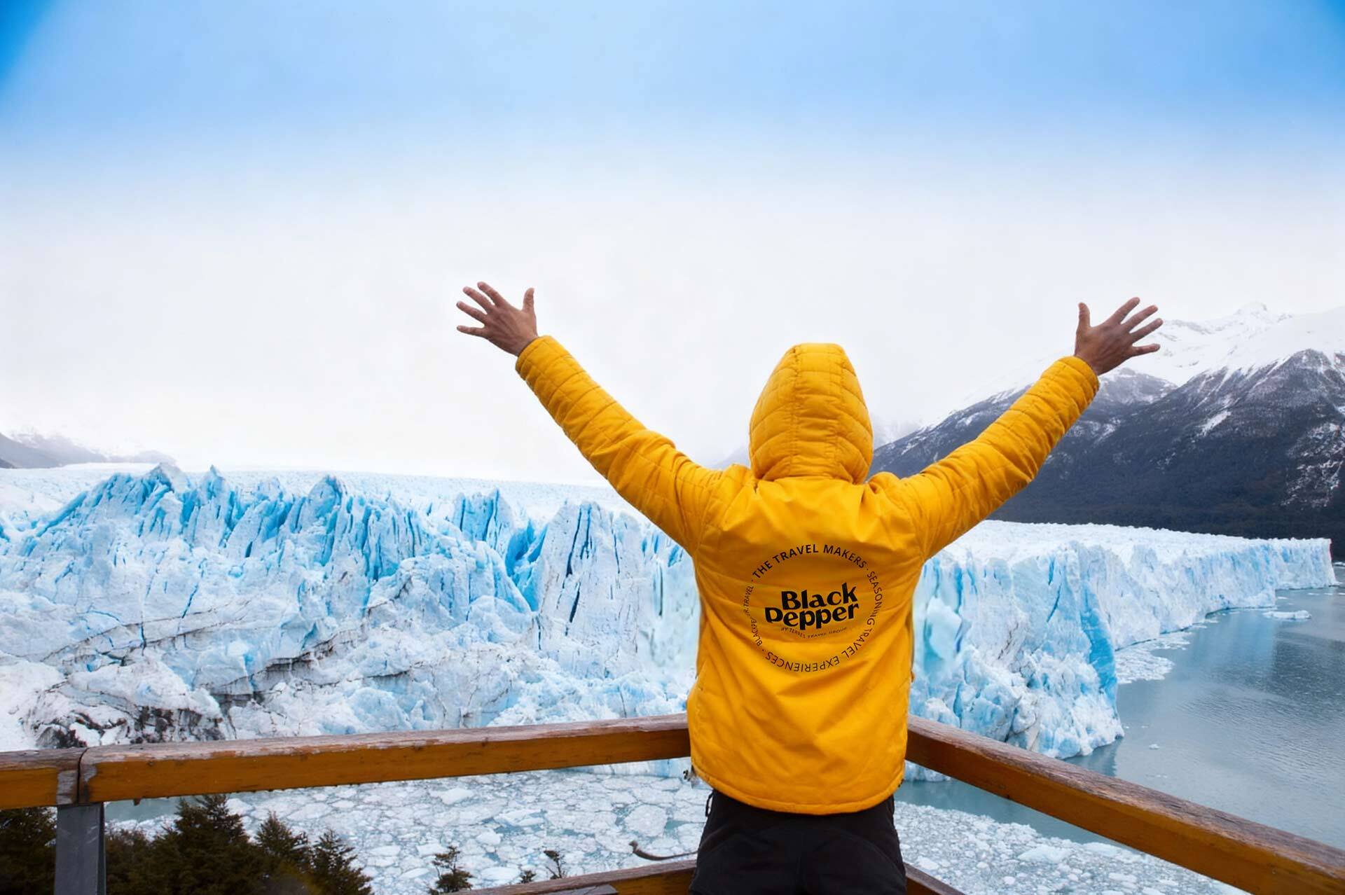 Viajes Patagonia Invierno Blackpepper Travel 0005 Felicidad Ante El Perito Moreno En Invierno Logo