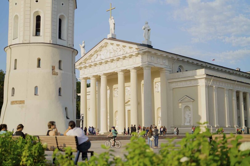 Viajes Lituania Blackpepper 0056 Cathedral Square Vilnius C Kipras Streimikis