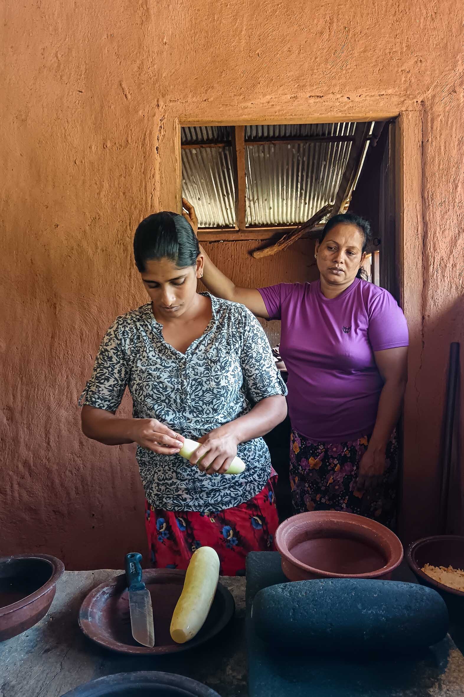 Viajes Sri Lanka Experiencia Blackpepper Vertical 0032 Galeria 0001 Cocinando Comida Cingalesa