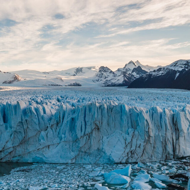 Serás testigo de la belleza del glaciar Perito Moreno.